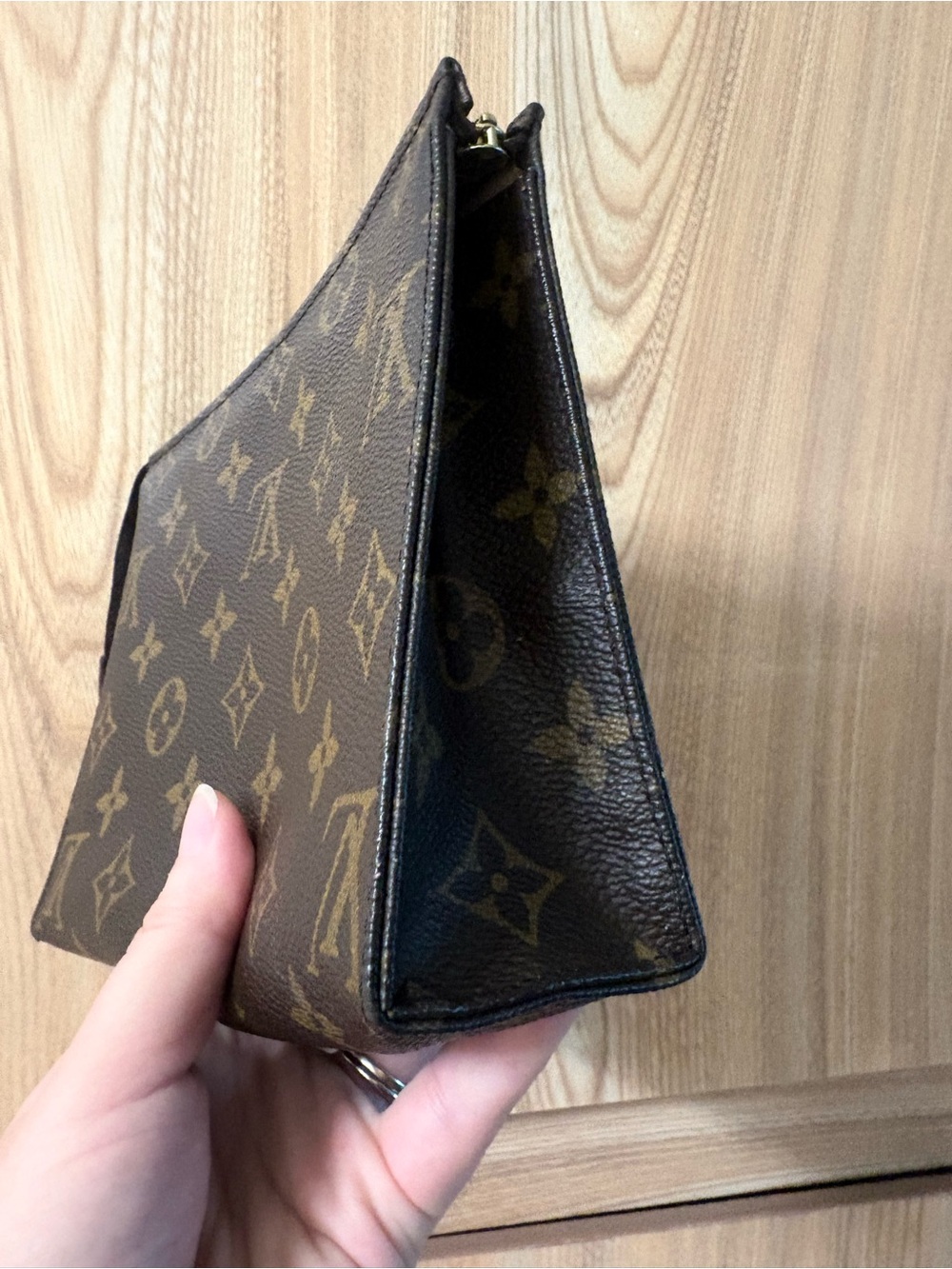 Authentic Louis Vuitton Toiletry Pouch 19 Brown Canvas Monogram Coated - Picture 5 of 11